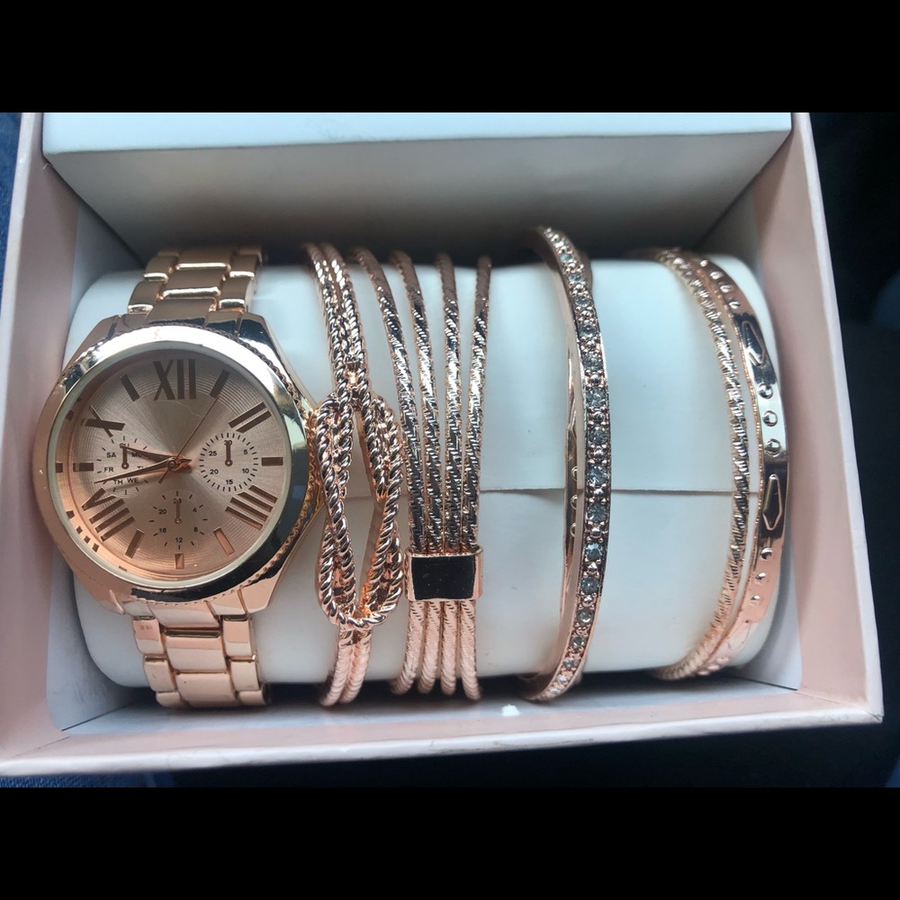 Watch & Bracelets - Picture 3 of 3